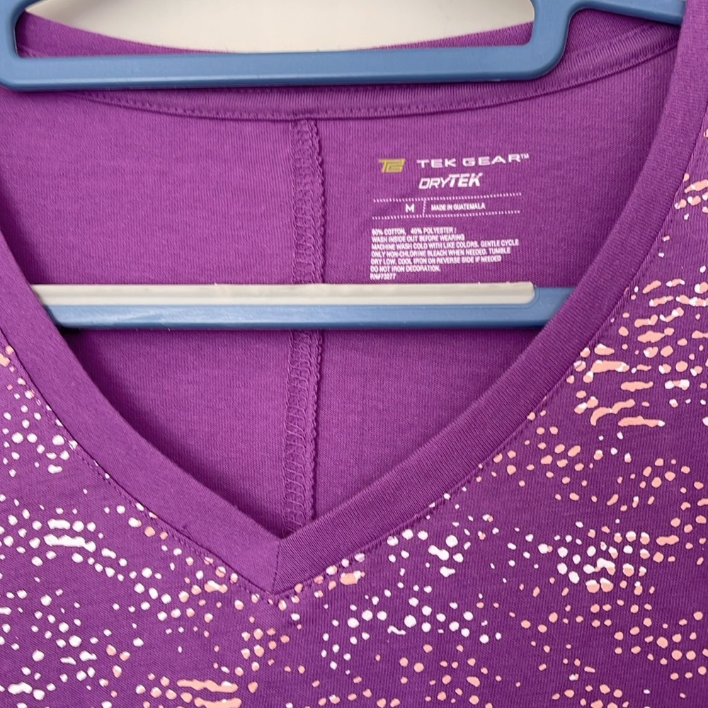 Tek Gear Dry Tek lavender, graphic‎ top. Size medium. Cap sleeve. Hi/lo. NWOT. - Picture 2 of 4